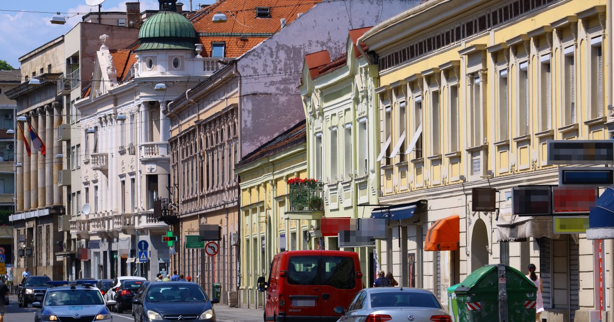 Šlep služba Zemun: Sudar na semaforu u Glavnoj ulici